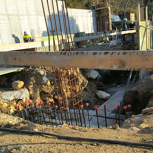 Obra en fase de cimentación gestionada por Construcciones Nicolás Salgueiro
