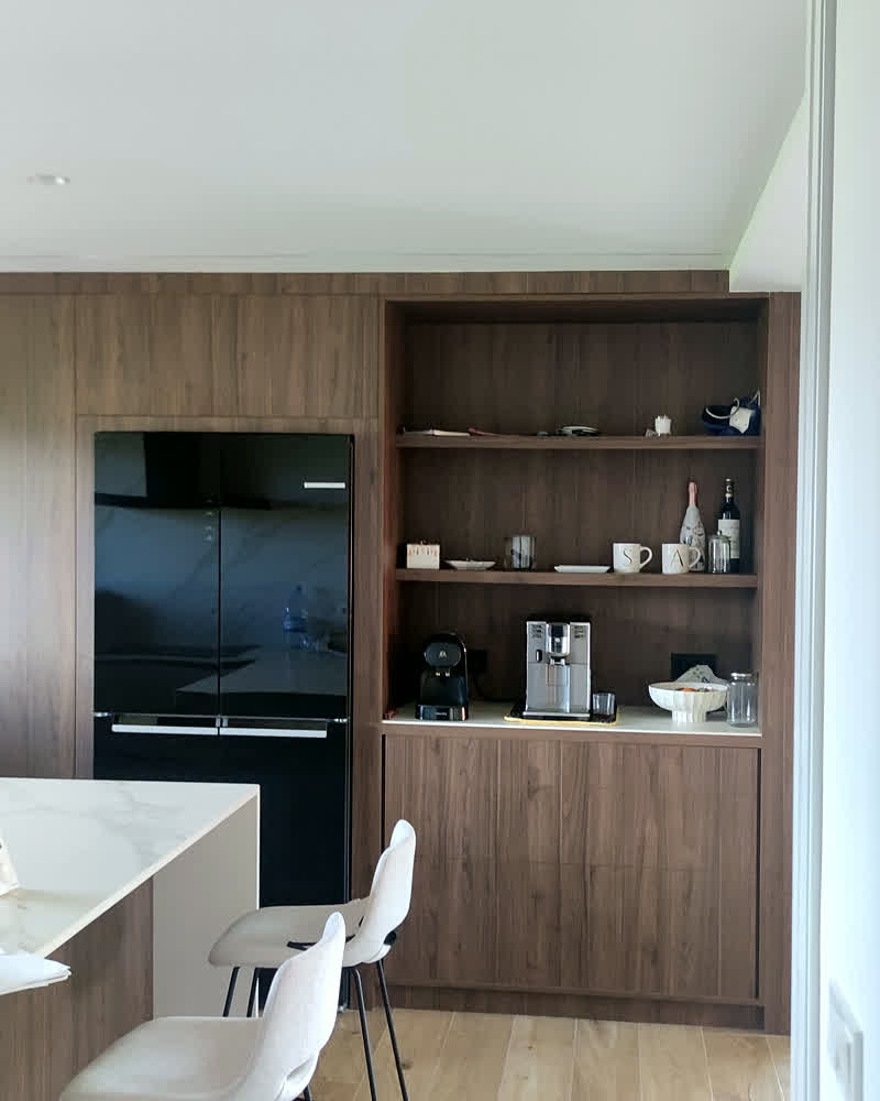 Mobiliario de cocina a medida en madera en una vivienda de Gondomar