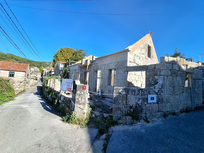 Proyecto de rehabilitación de una casa de piedra en una aldea de Gondomar